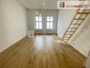 Pronájem bytu 1+kk, Praha - Smíchov, Na Valentince, 45 m2