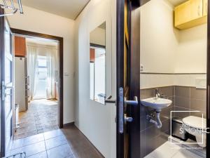Pronájem bytu 2+kk, Praha - Ruzyně, Drnovská, 65 m2