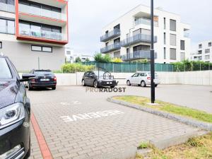 Prodej garážového stání, Brno - Sadová, Kumpoštova, 12 m2