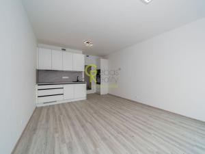 Pronájem bytu 1+kk, Praha - Hloubětín, Poděbradská, 32 m2