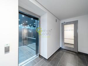 Pronájem bytu 1+kk, Praha - Hloubětín, Poděbradská, 32 m2