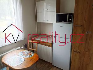 Pronájem bytu 1+1, Hroznětín, Sídliště, 37 m2