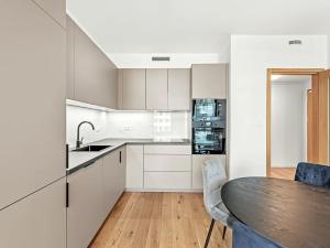 Pronájem bytu 2+kk, Praha - Smíchov, Nádražní, 54 m2