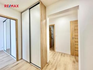 Pronájem bytu 3+kk, Praha - Kobylisy, Střekovská, 67 m2