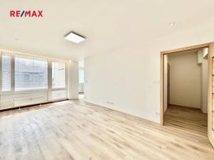 Pronájem bytu 3+kk, Praha - Kobylisy, Střekovská, 67 m2