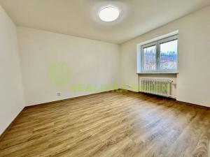 Pronájem bytu 1+1, Vsetín, Na Hrázi, 31 m2