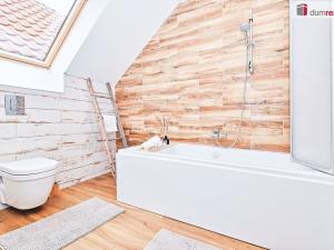 Prodej rodinného domu, Hostín, 210 m2