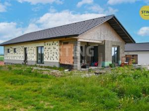 Prodej rodinného domu, Krásensko, 183 m2