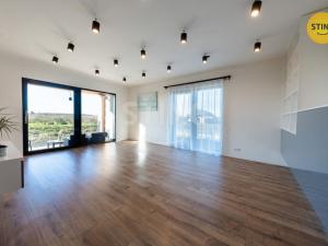 Prodej rodinného domu, Krásensko, 183 m2