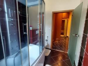 Prodej bytu 3+kk, Karlovy Vary, Na Vyhlídce, 94 m2