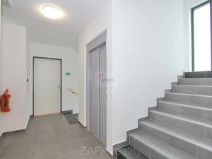 Pronájem bytu 2+kk, Praha - Bohnice, Pekařova, 35 m2