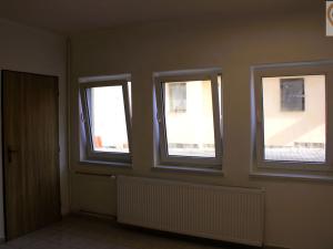 Pronájem obchodního prostoru, Klatovy, Pražská, 18 m2