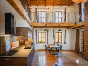 Pronájem atypického bytu, Květnice, Na Ladech, 110 m2
