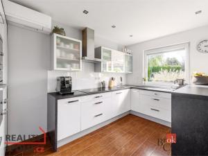 Prodej rodinného domu, Králův Dvůr - Počaply, Královské Údolí, 180 m2
