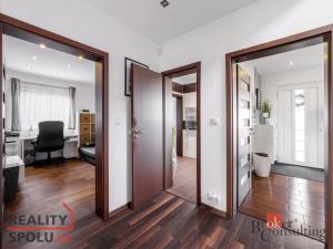 Prodej rodinného domu, Králův Dvůr - Počaply, Královské Údolí, 180 m2