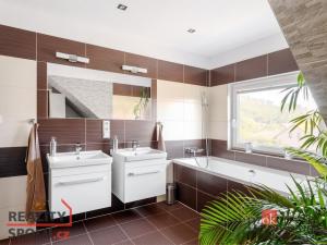 Prodej rodinného domu, Králův Dvůr - Počaply, Královské Údolí, 180 m2