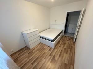Pronájem bytu 2+kk, Praha - Michle, Ohradní, 50 m2