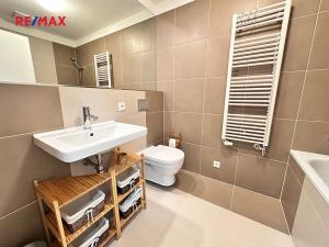 Pronájem bytu 2+kk, Praha - Modřany, Boženy Jandlové, 56 m2