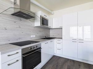 Pronájem bytu 2+kk, Praha - Karlín, Nekvasilova, 57 m2