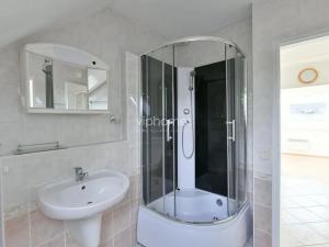 Pronájem vily, Horoměřice, Za Dvorem, 220 m2