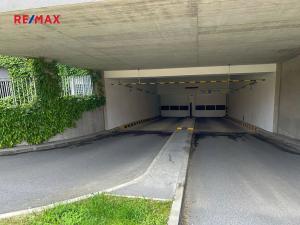 Pronájem garážového stání, Praha - Modřany, K Vystrkovu, 15 m2