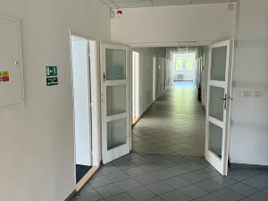 Pronájem kanceláře, Praha - Žižkov, U zásobní zahrady, 476 m2
