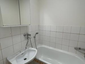 Pronájem bytu 2+1, Opava, Milady Horákové, 55 m2