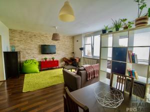Prodej bytu 3+kk, Praha, Hlivická, 72 m2