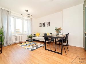 Pronájem bytu 3+kk, Praha - Hloubětín, Poděbradská, 53 m2