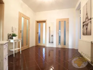 Pronájem bytu 3+kk, Praha - Nusle, Pod vilami, 98 m2