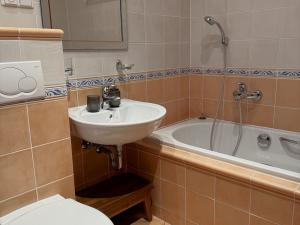 Pronájem bytu 3+kk, Karlovy Vary, Sadová, 65 m2