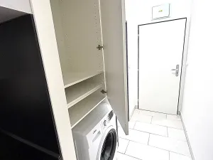 Pronájem bytu 1+kk, Praha, Poděbradská, 26 m2