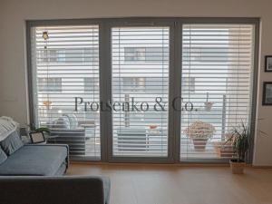 Pronájem bytu 2+kk, Praha - Karlín, Rohanské nábřeží, 60 m2