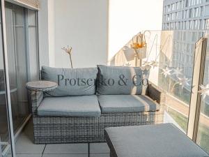 Pronájem bytu 2+kk, Praha - Karlín, Rohanské nábřeží, 60 m2