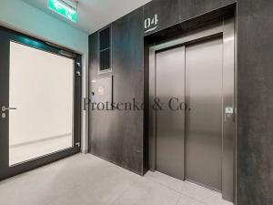 Pronájem bytu 2+kk, Praha - Karlín, Rohanské nábřeží, 60 m2