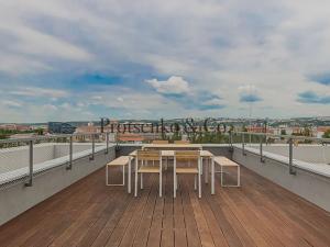 Pronájem bytu 2+kk, Praha - Karlín, Rohanské nábřeží, 60 m2