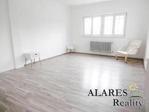 Pronájem bytu 2+1, Praha - Hostavice, Staňkovská, 80 m2