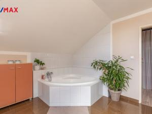 Prodej rodinného domu, Lom, Komenského, 300 m2