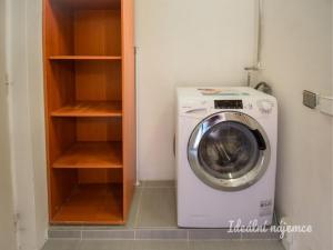 Pronájem bytu 1+1, Brno - Lesná, Halasovo náměstí, 29 m2