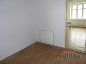 Pronájem bytu 1+1, Opava, Krnovská, 57 m2