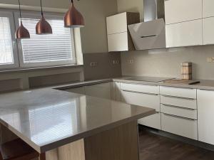 Pronájem bytu 2+kk, Dolní Lhota, Lomená, 84 m2