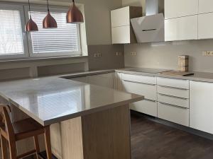 Pronájem bytu 2+kk, Dolní Lhota, Lomená, 84 m2