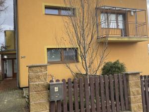 Pronájem bytu 2+kk, Dolní Lhota, Lomená, 84 m2