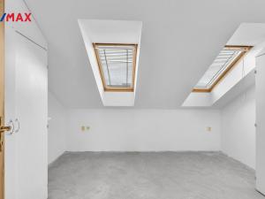 Prodej bytu 3+kk, Černožice, Revoluční, 82 m2