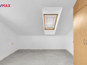 Prodej bytu 3+kk, Černožice, Revoluční, 82 m2