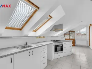 Prodej bytu 3+kk, Černožice, Revoluční, 82 m2