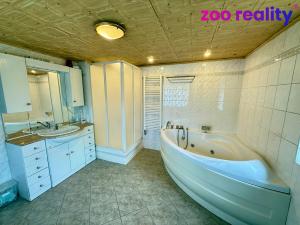 Prodej rodinného domu, Velké Chvojno, 212 m2
