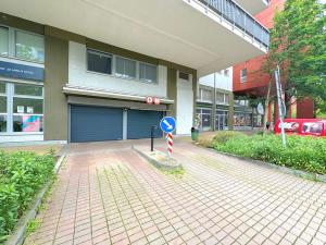 Pronájem garážového stání, Praha, Pod Harfou, 15 m2