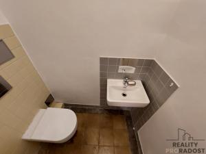Pronájem bytu 2+kk, Praha, Biskupcova, 47 m2