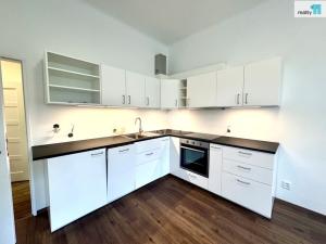 Pronájem bytu 2+kk, Praha - Nusle, Svatoplukova, 43 m2